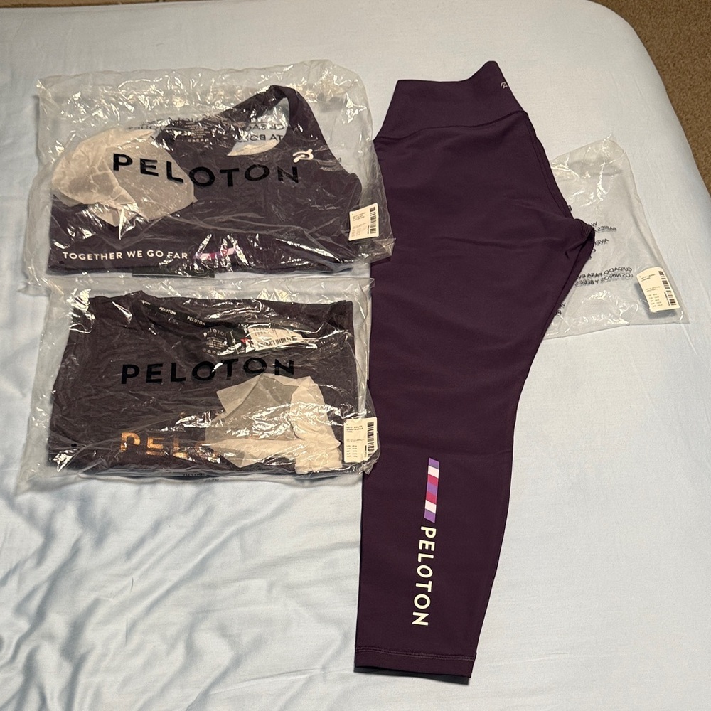 BNWT Peloton Sports Bra, Leggings  and Tank Top in Purple, sz L